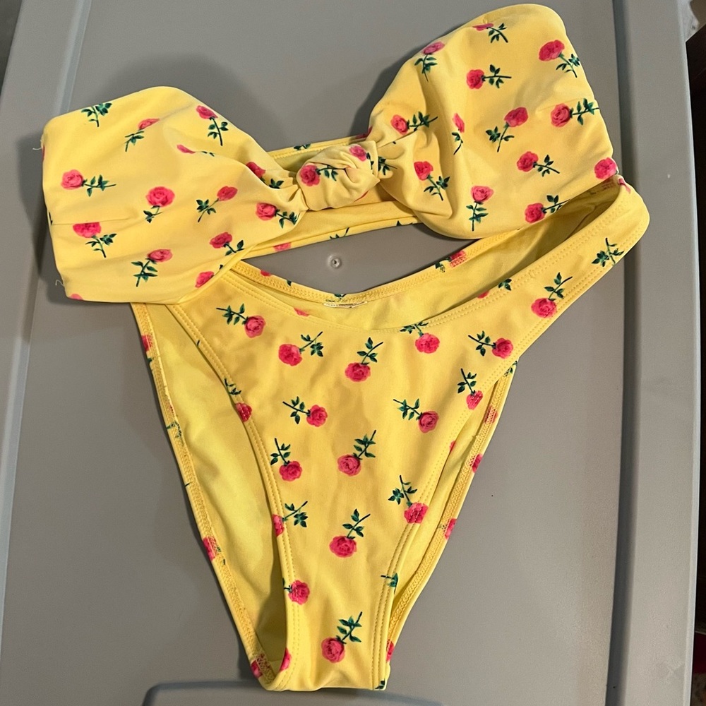 💛 Two Piece Swim Suit